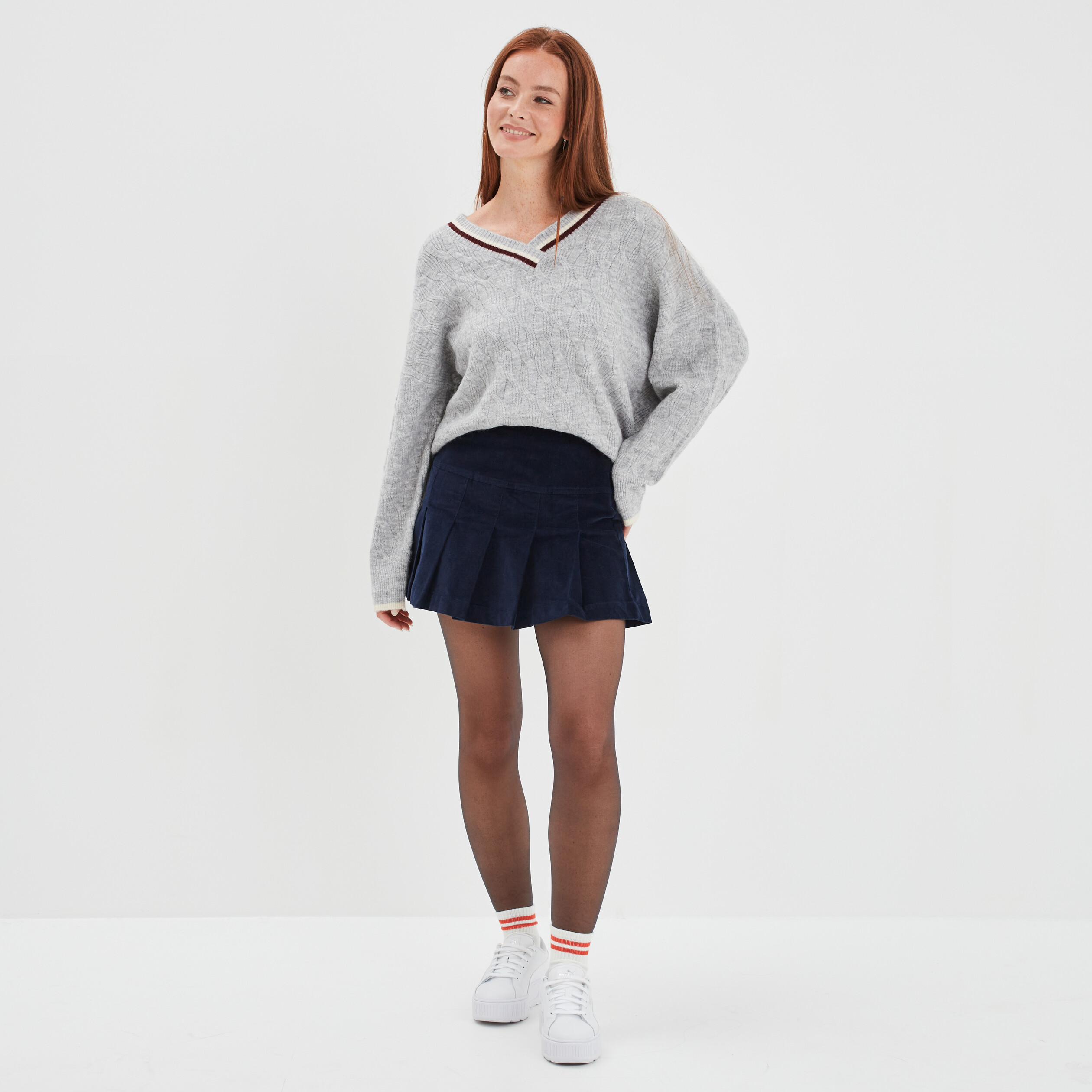 Pull col en V à torsades Creeks gris clair femme | La Halle