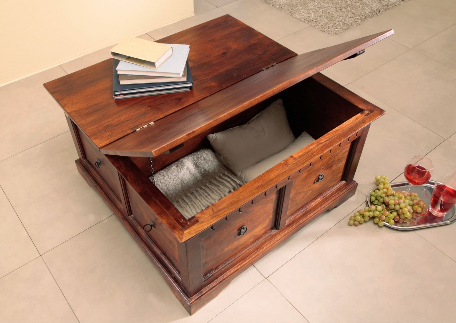Massivmoebel24 Truhe OXFORD (Holztruhe, Holzkiste mit Deckel, Aufbewahrungstruhe für Stauraum aus Massivholz, 90x90x45 Akazie, Truhe aus massiven Akazienholz im Landhausstil), hochwertiges Edelholz,aufwendige Schnitzereien