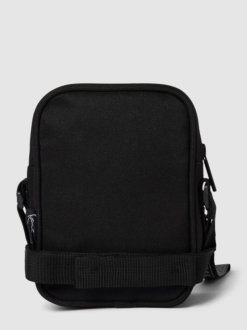 Umhängetasche mit Label-Print in schwarz