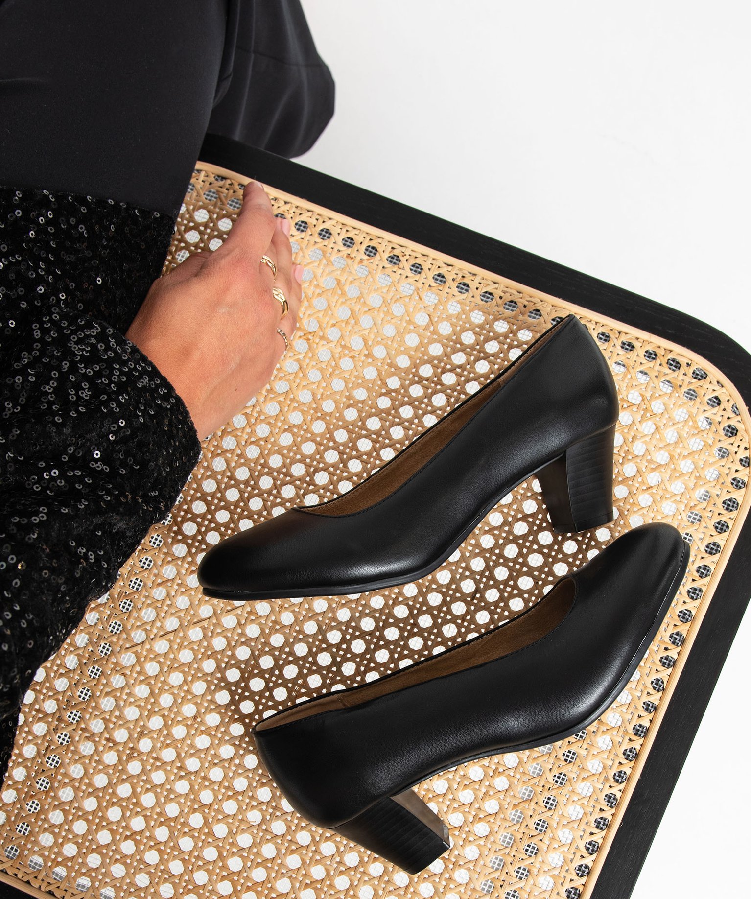 Escarpins femme à talon rainuré et dessus uni noir | GEMO