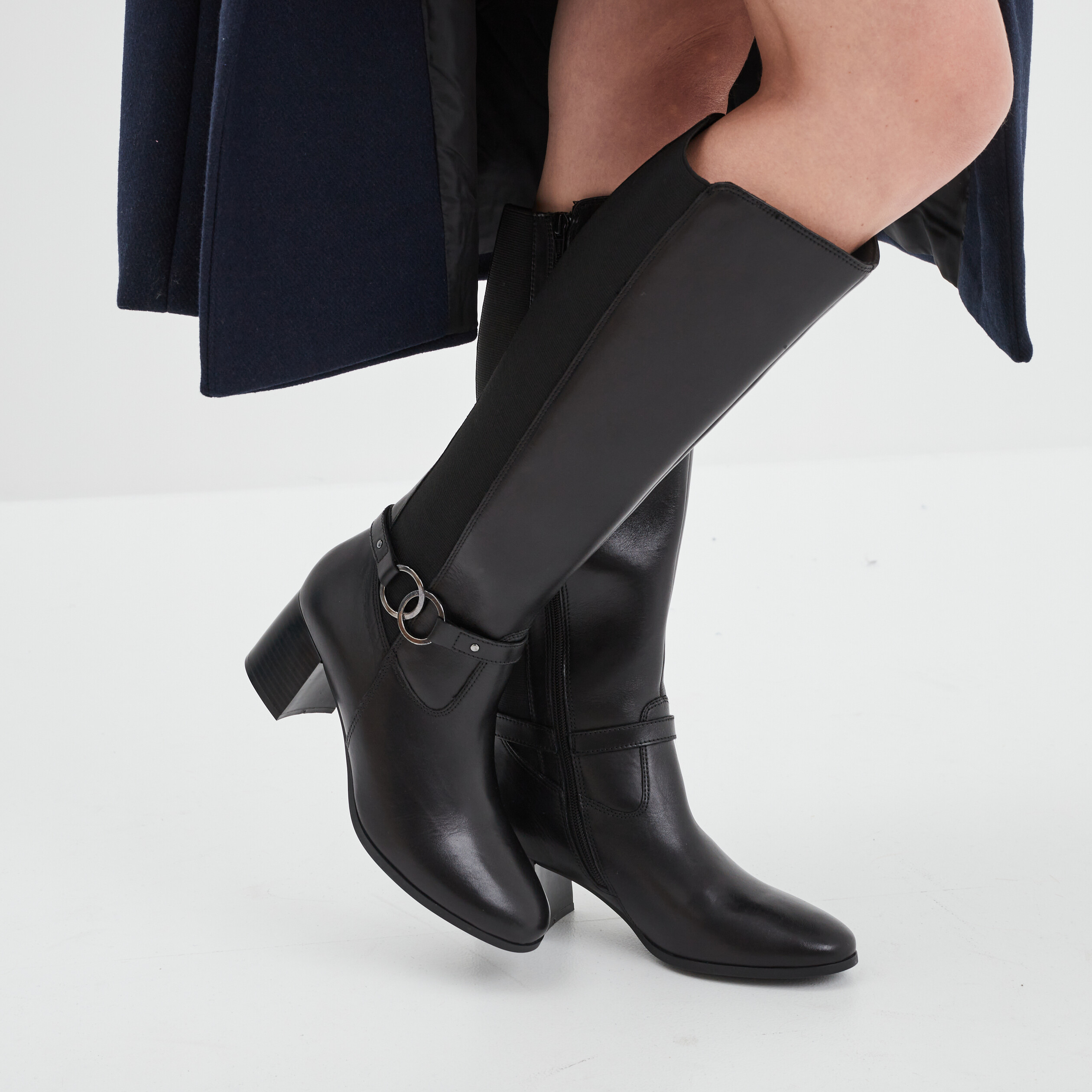 Bottes cavalières à talons en cuir noir femme | La Halle