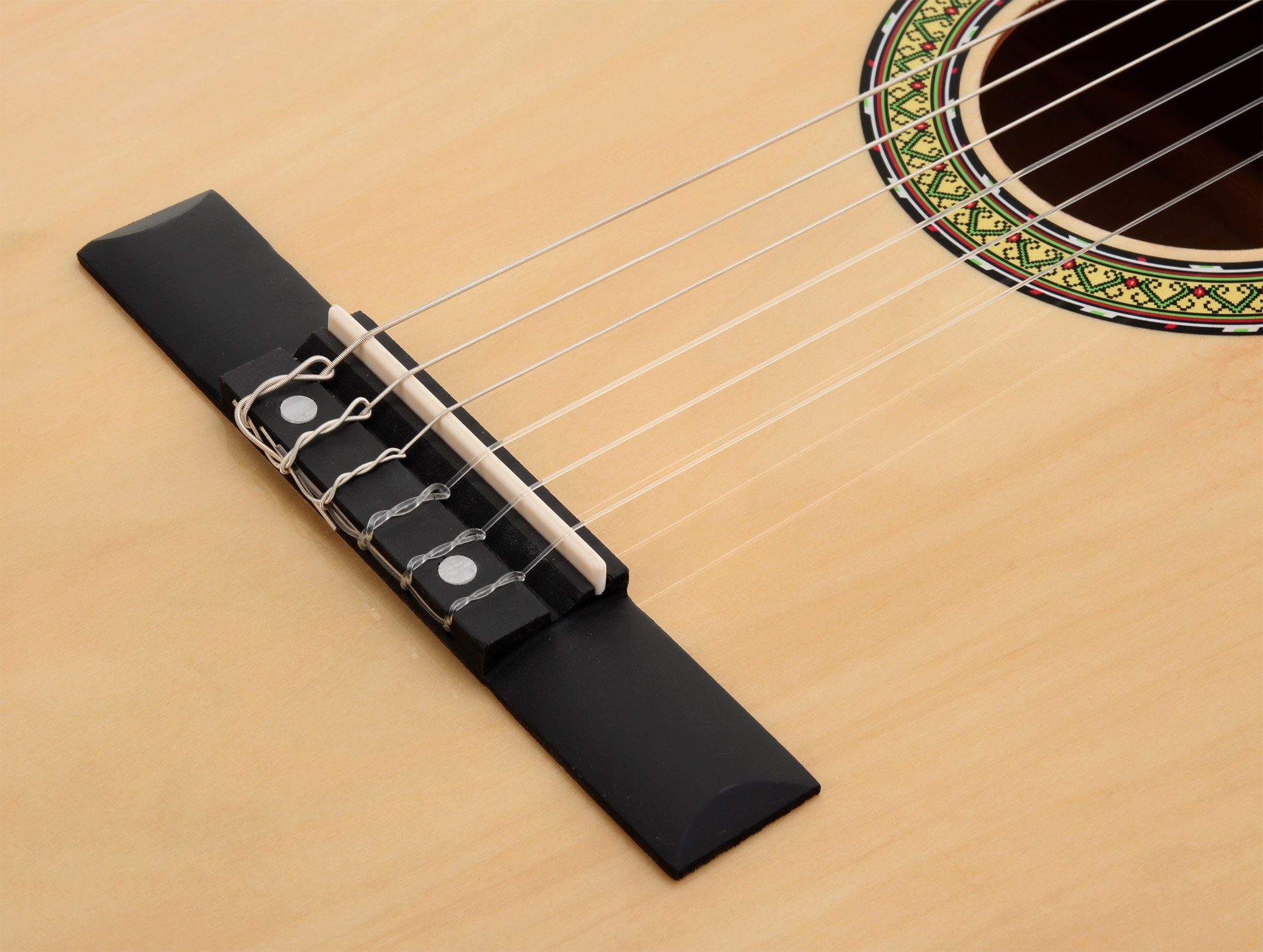 Classic Cantabile Konzertgitarre AS-851 Starter Set, 4/4, mit Gitarre, Tasche, Nylonsaiten, Schule, 3x Plektren und Stimmpfeife