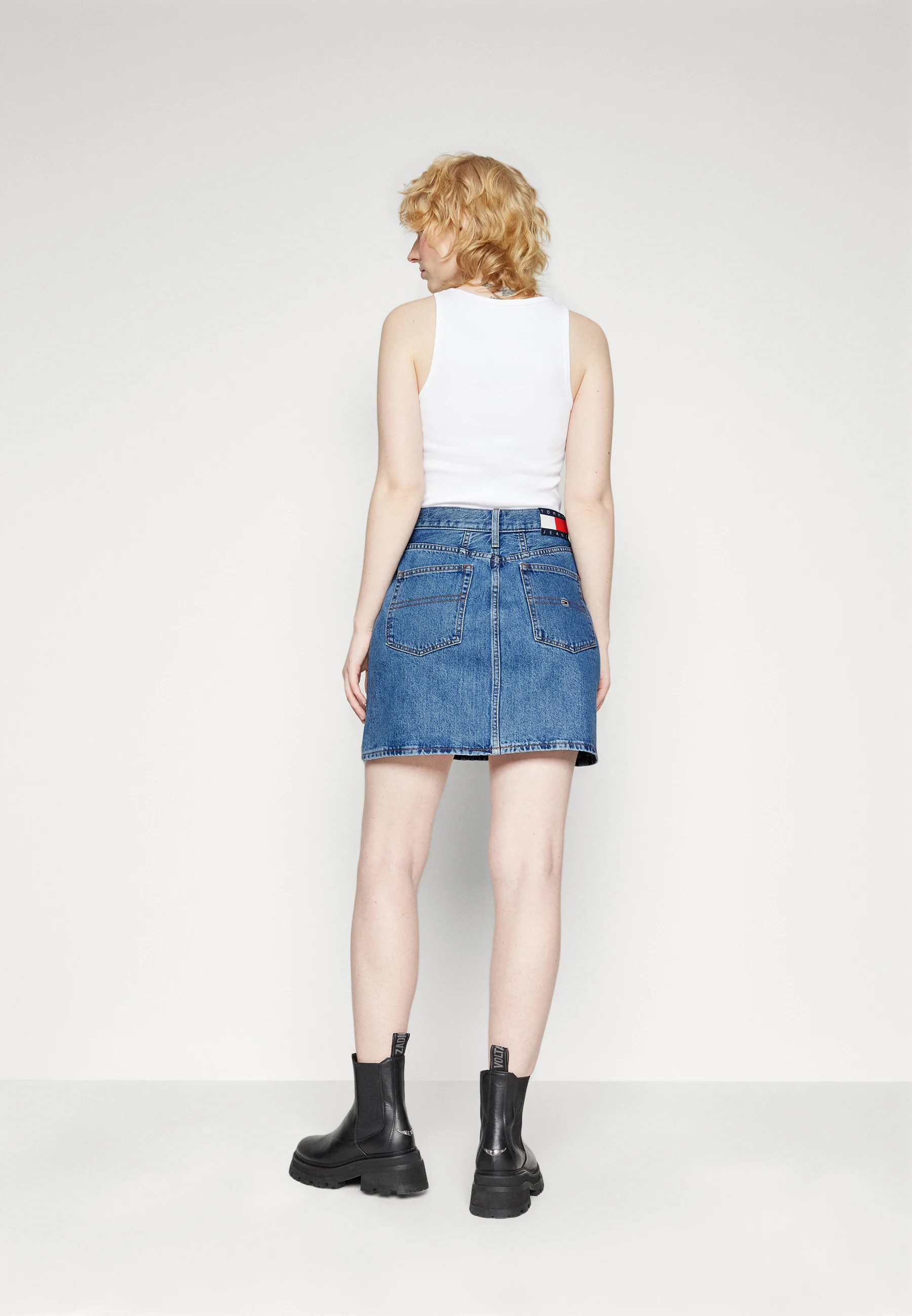 Tommy Jeans MOM SKIRT - Falda vaquera