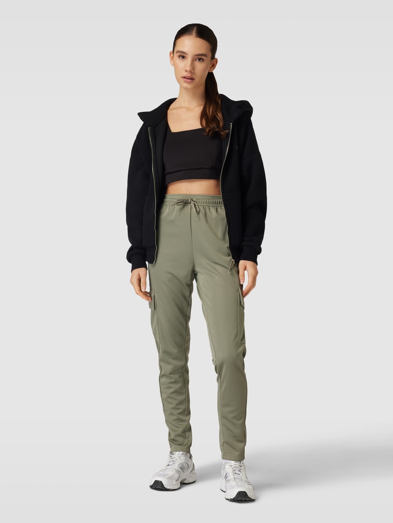 Sweatpants mit Cargotaschen in dunkelgrau