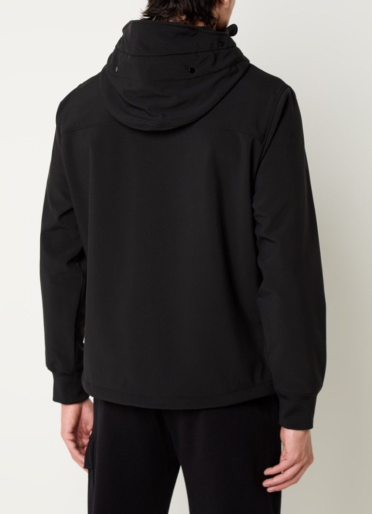 Kurtka typu softshell CP Company Shell-R z kieszeniami zapinanymi na zamek.
