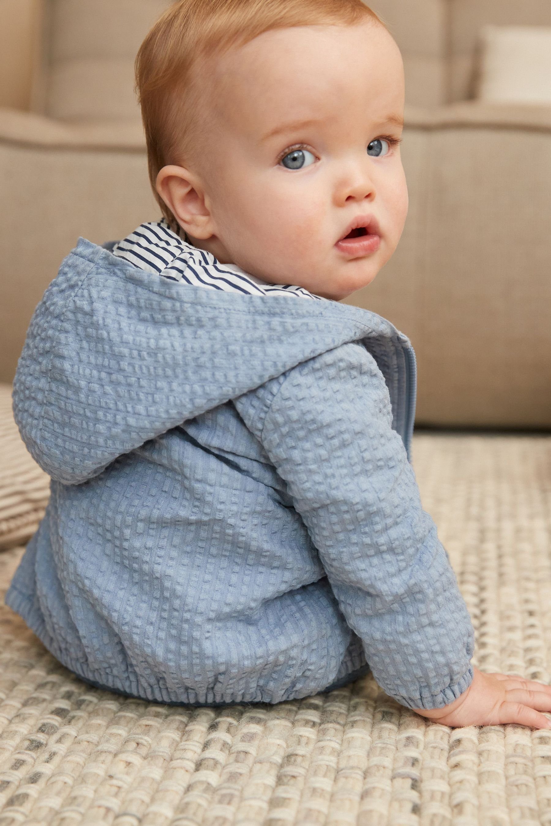 Next Strickjacke Baby-Jacke aus Knitterstoff (1-tlg)