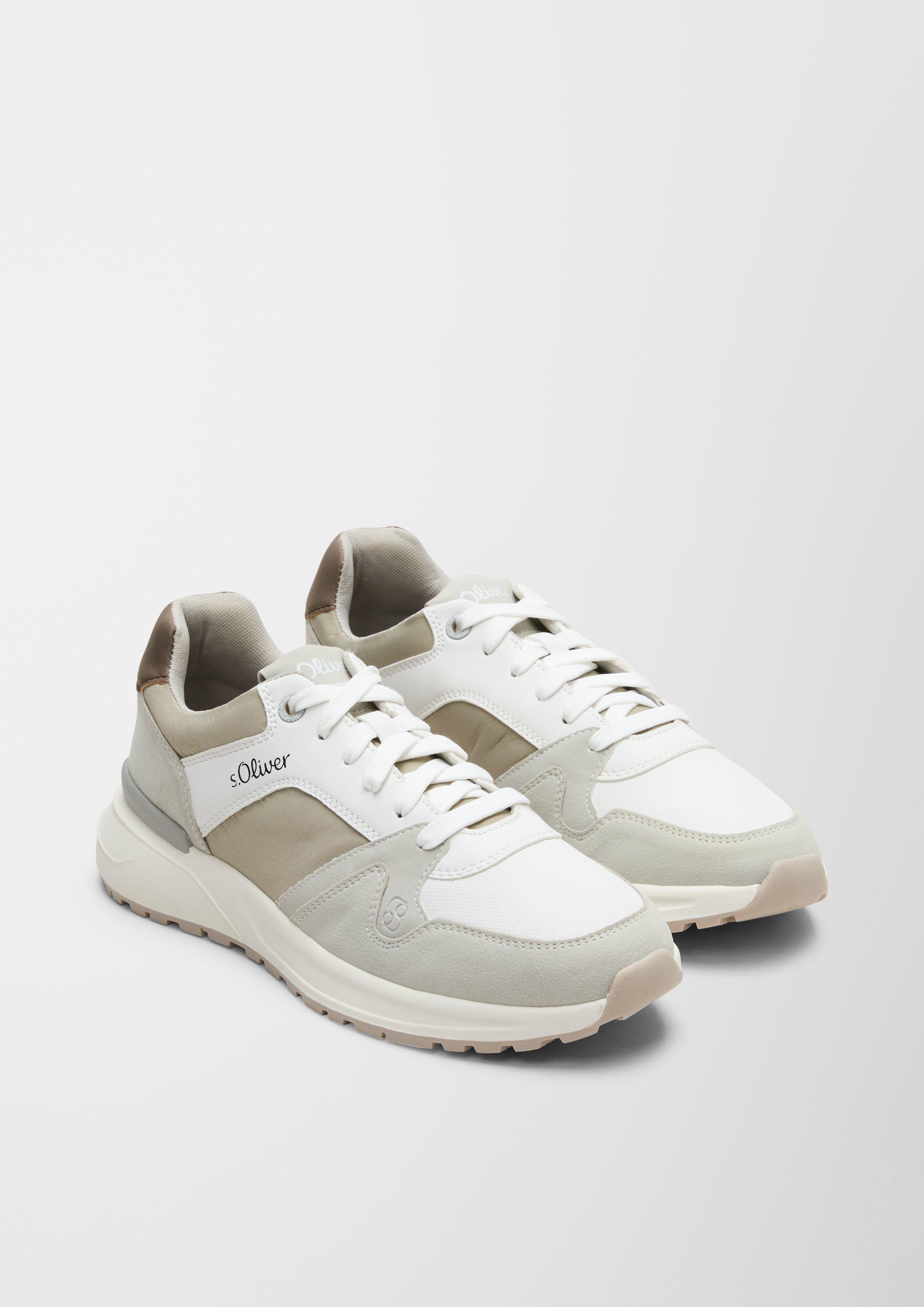 Sneaker mit Kontrast-Details  6007310-219