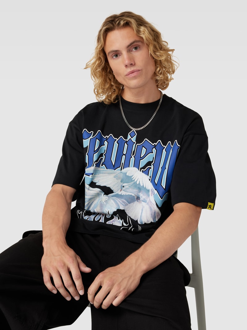 T-Shirt mit Motiv-Print in schwarz