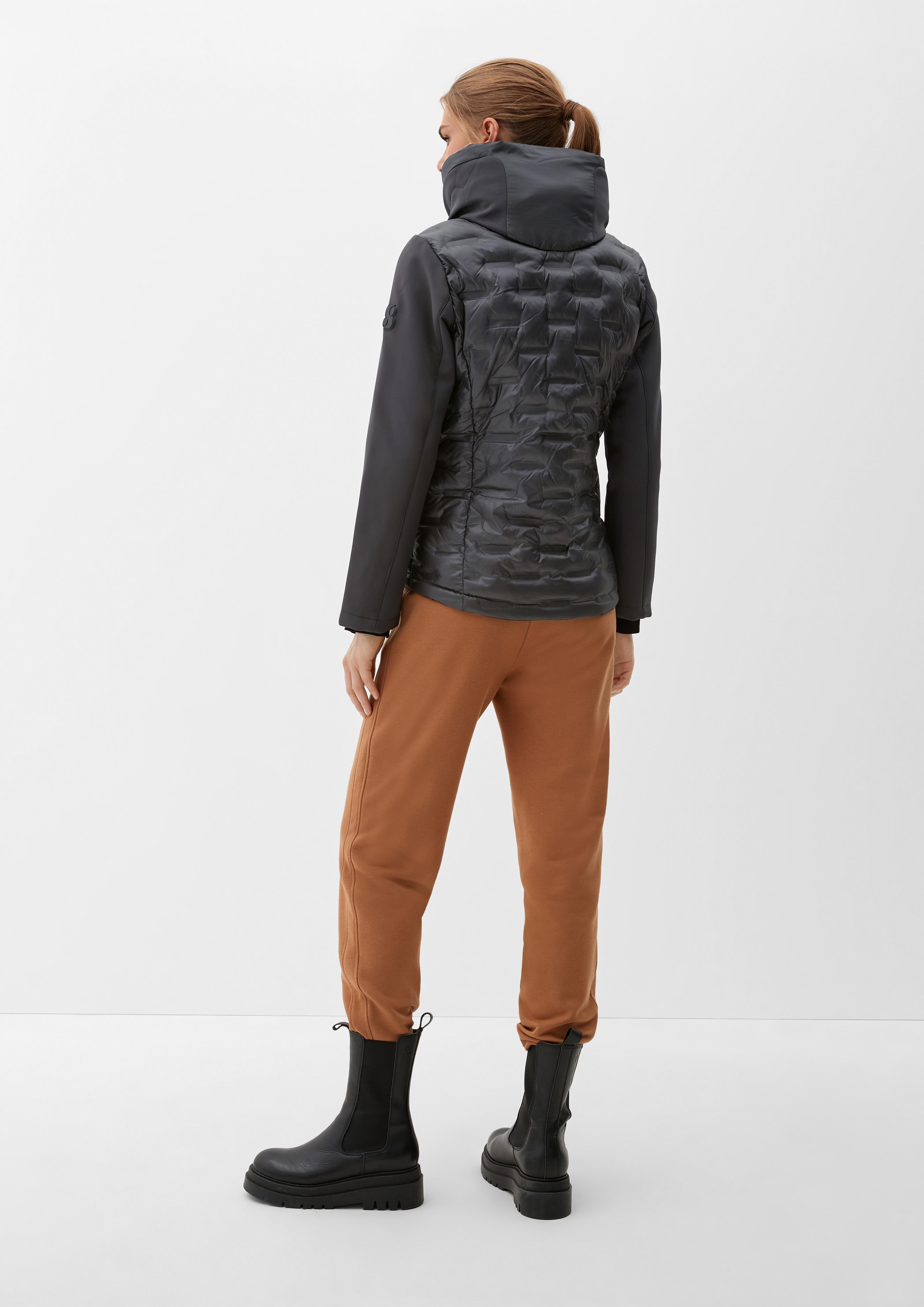 Jacke mit verstaubarer Kapuze  EME-2120478-9999