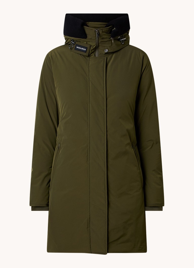 Prošívaná parka Woolrich s péřovou výplní a odnímatelnou kapucí