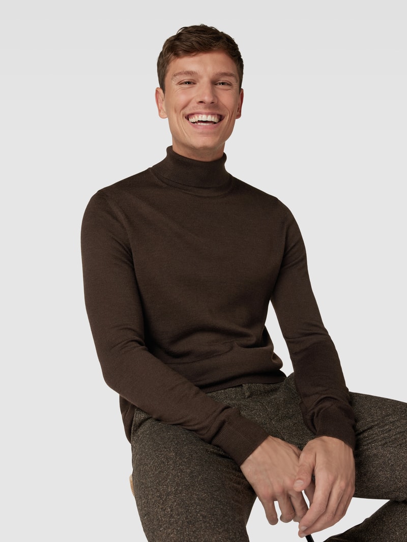 Pullover mit Stehkragen in dunkelbraun