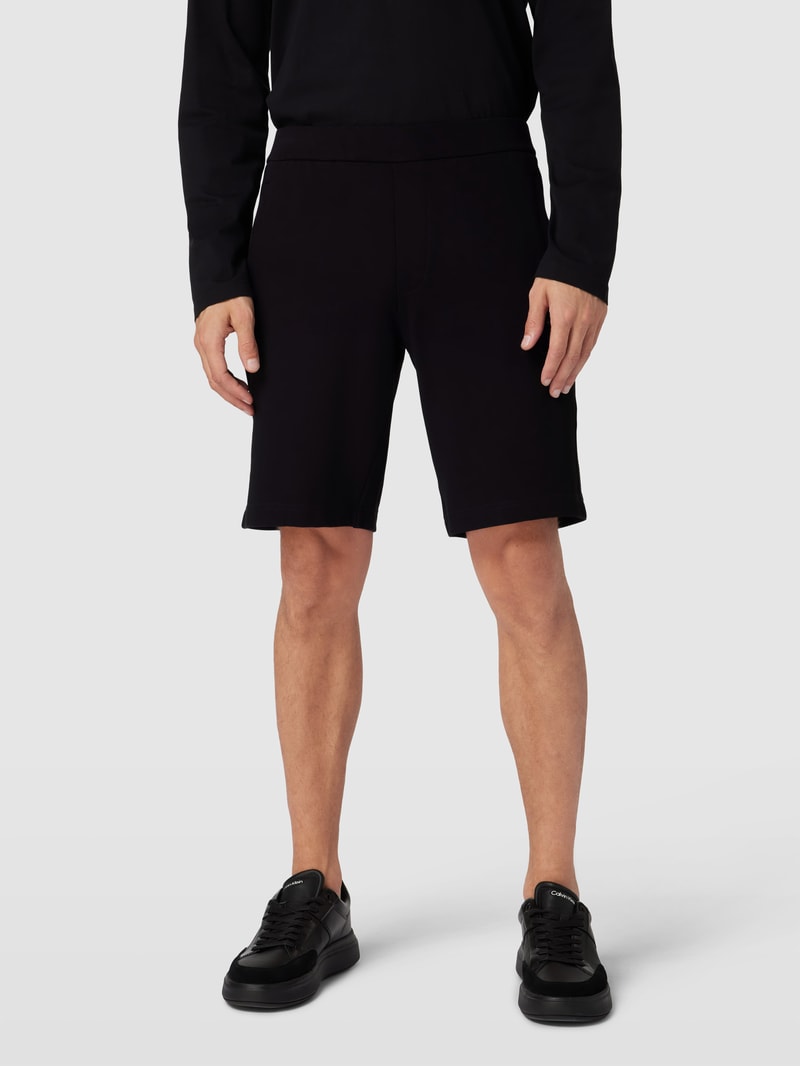 Shorts mit elastischem Bund in schwarz