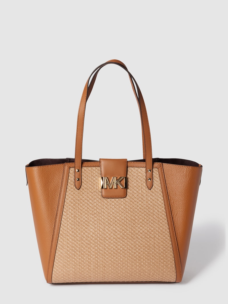 Shopper mit Label-Detail in metallic in beige
