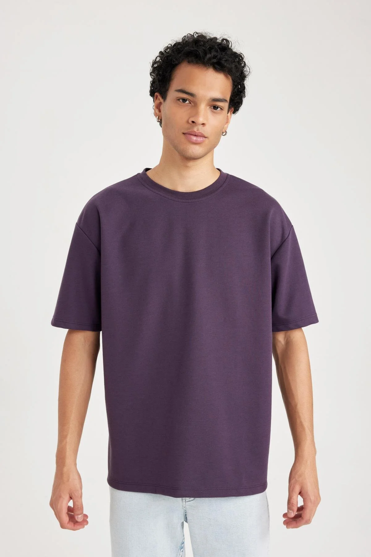 DeFacto  Kurzarm-Basic-T-Shirt aus schwerem Stoff mit Rundhalsausschnitt in Oversize-Passform X3926az23au