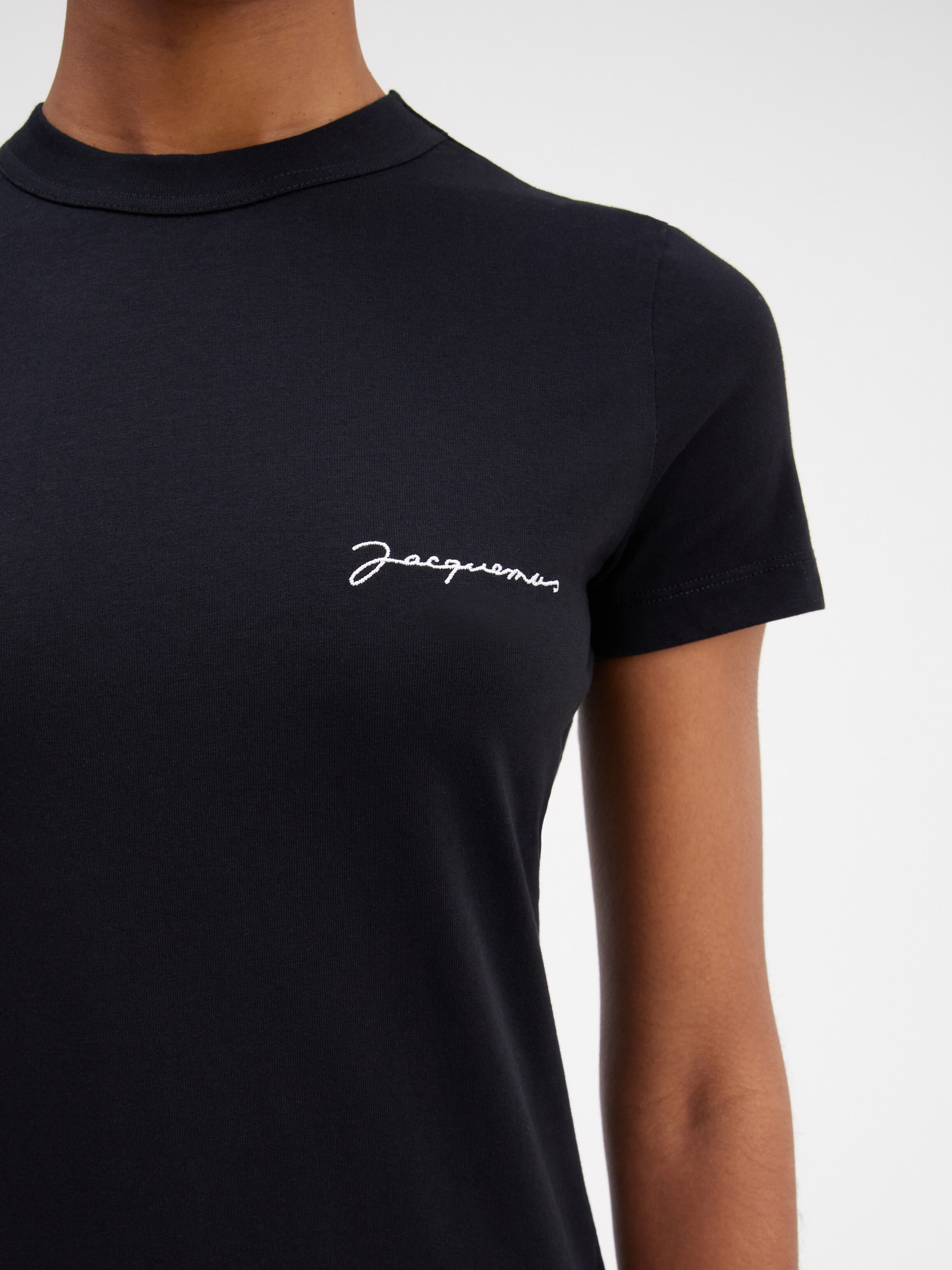 Le t-shirt brodé