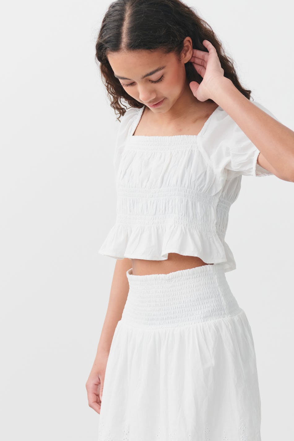 Y anglaise puff sleeve top