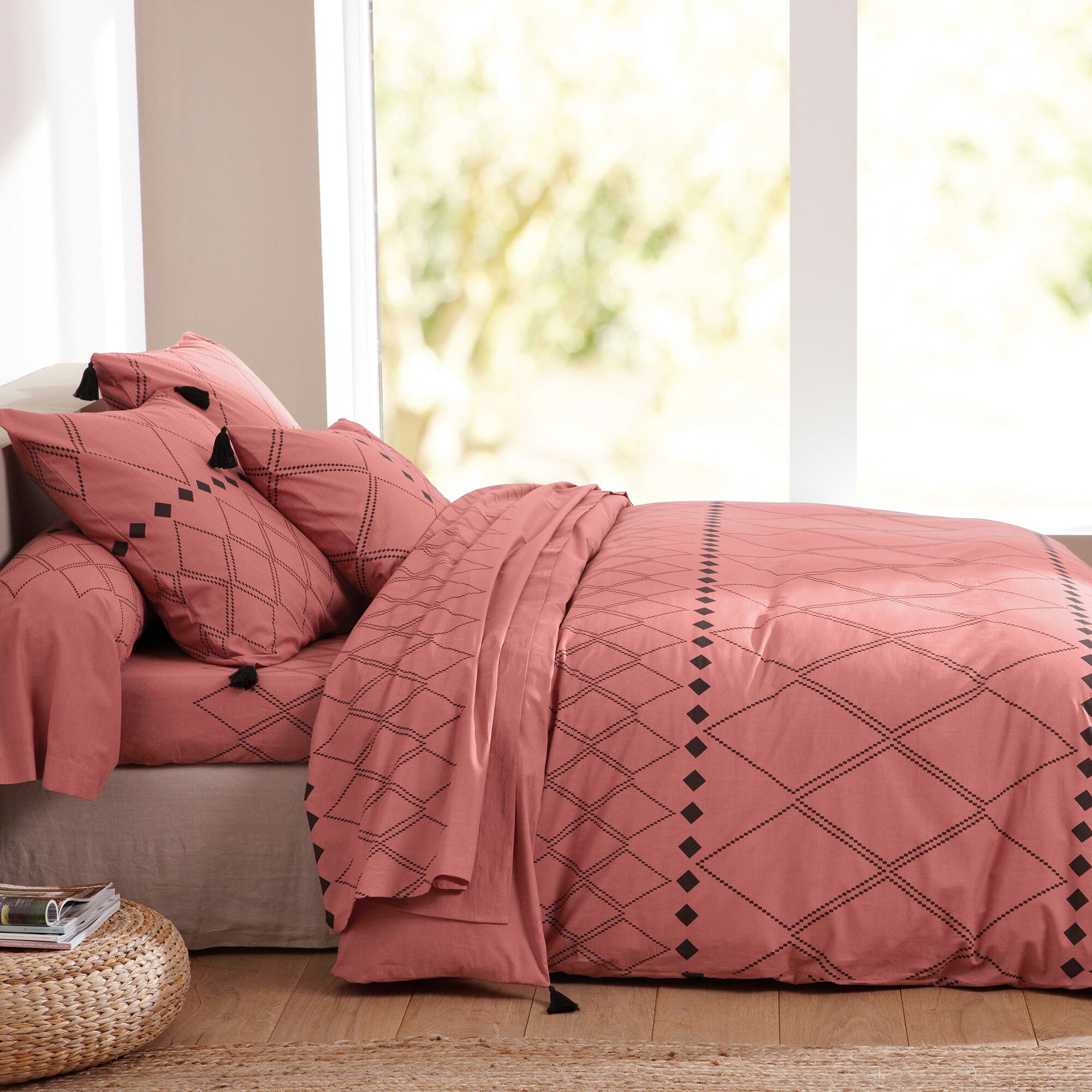 Linge de lit Massaï coton à motifs graphiques et finitions pompons