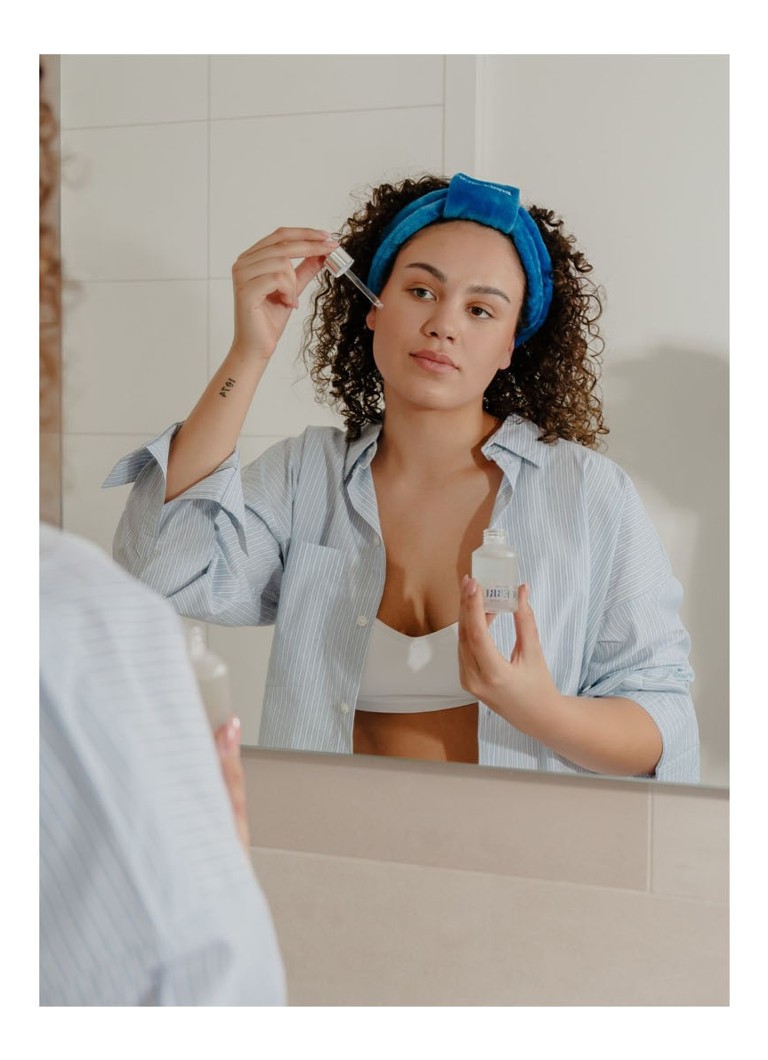 ROQUEBRUN. Ser facial autobronzant ușor - Ser facial autobronzant
