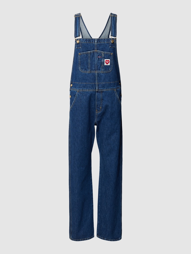 Latzhose mit Label-Patch in jeans