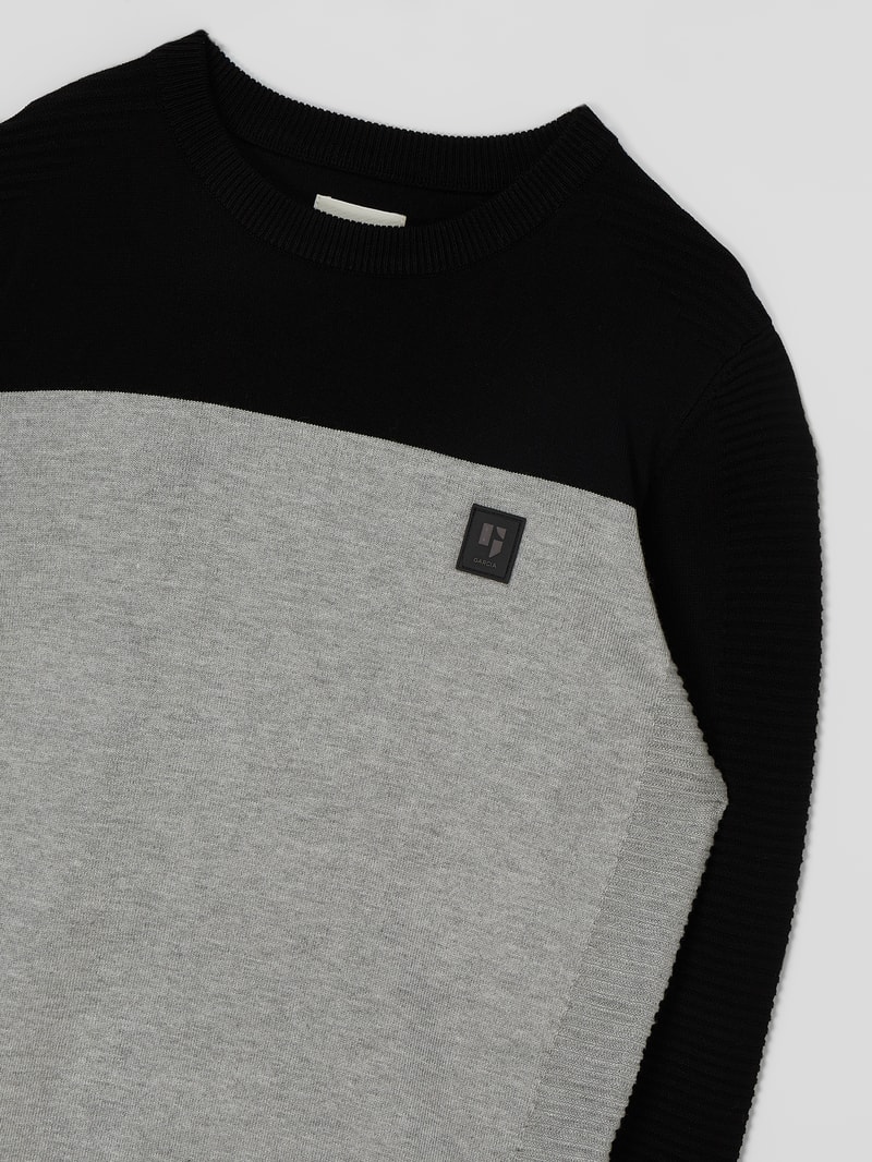 Pullover aus Viskosemischung in schwarz