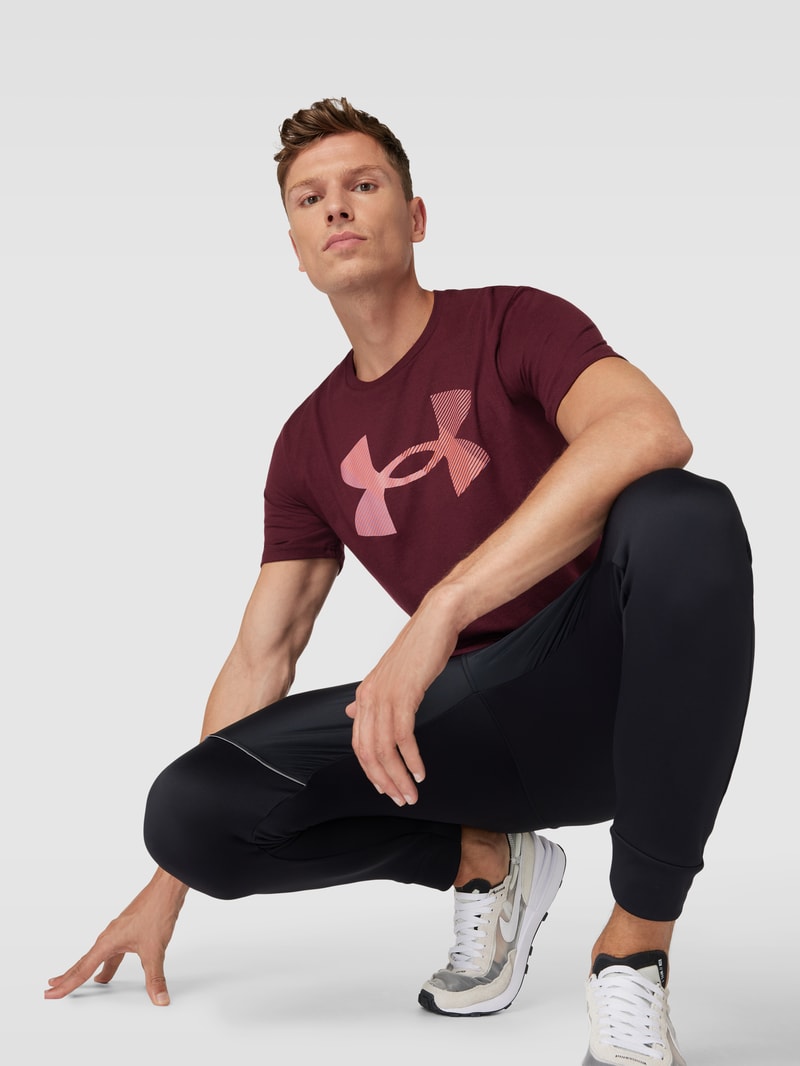 T-Shirt mit Label-Print in bordeaux rot