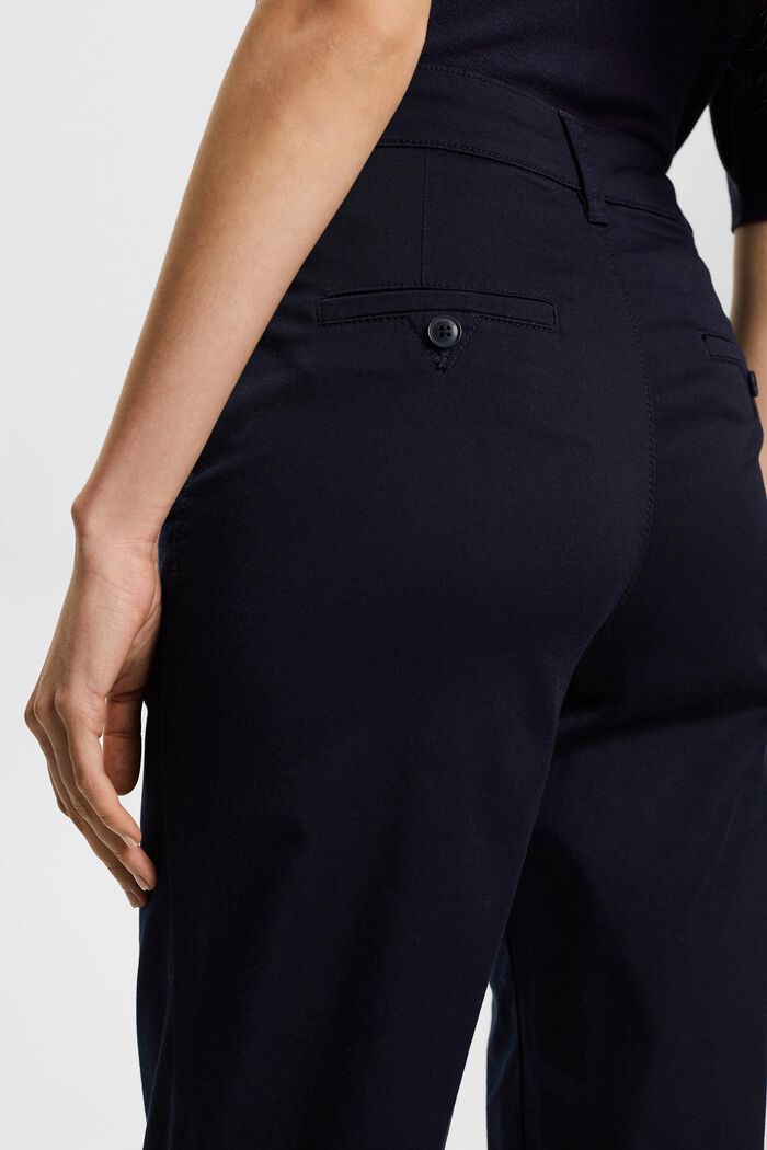 High-Rise-Chino mit geradem Bein