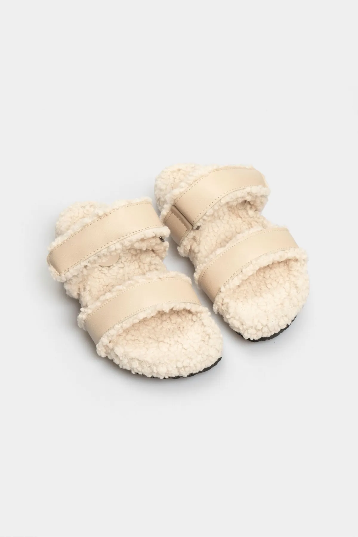 NİŞANTAŞI SHOES  Barrow Beige Matte Damen-Hausschuhe mit Klettverschluss und flacher Sohle