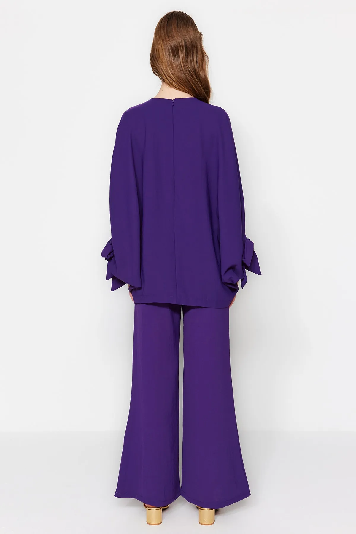 Trendyol Modest  Lilafarbenes Aerobin-Tunika-Hosen-Set aus gewebten Fledermausärmeln TCTSS23US00043