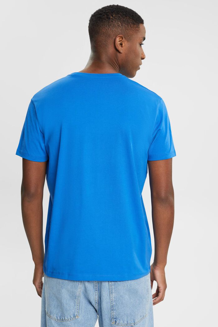 T-Shirt mit Print auf Brusthöhe