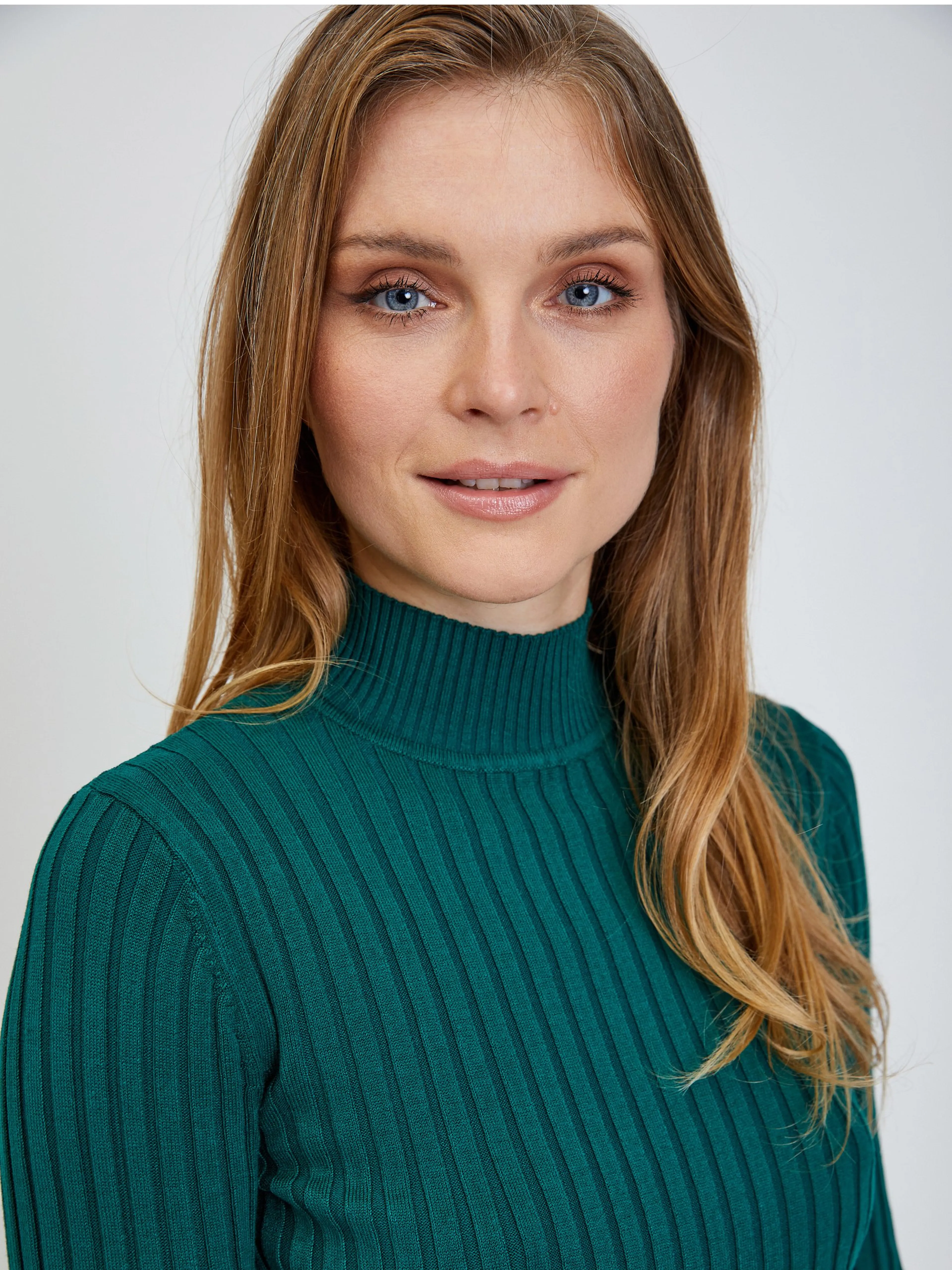 Grüner gerippter Pullover ORSAY