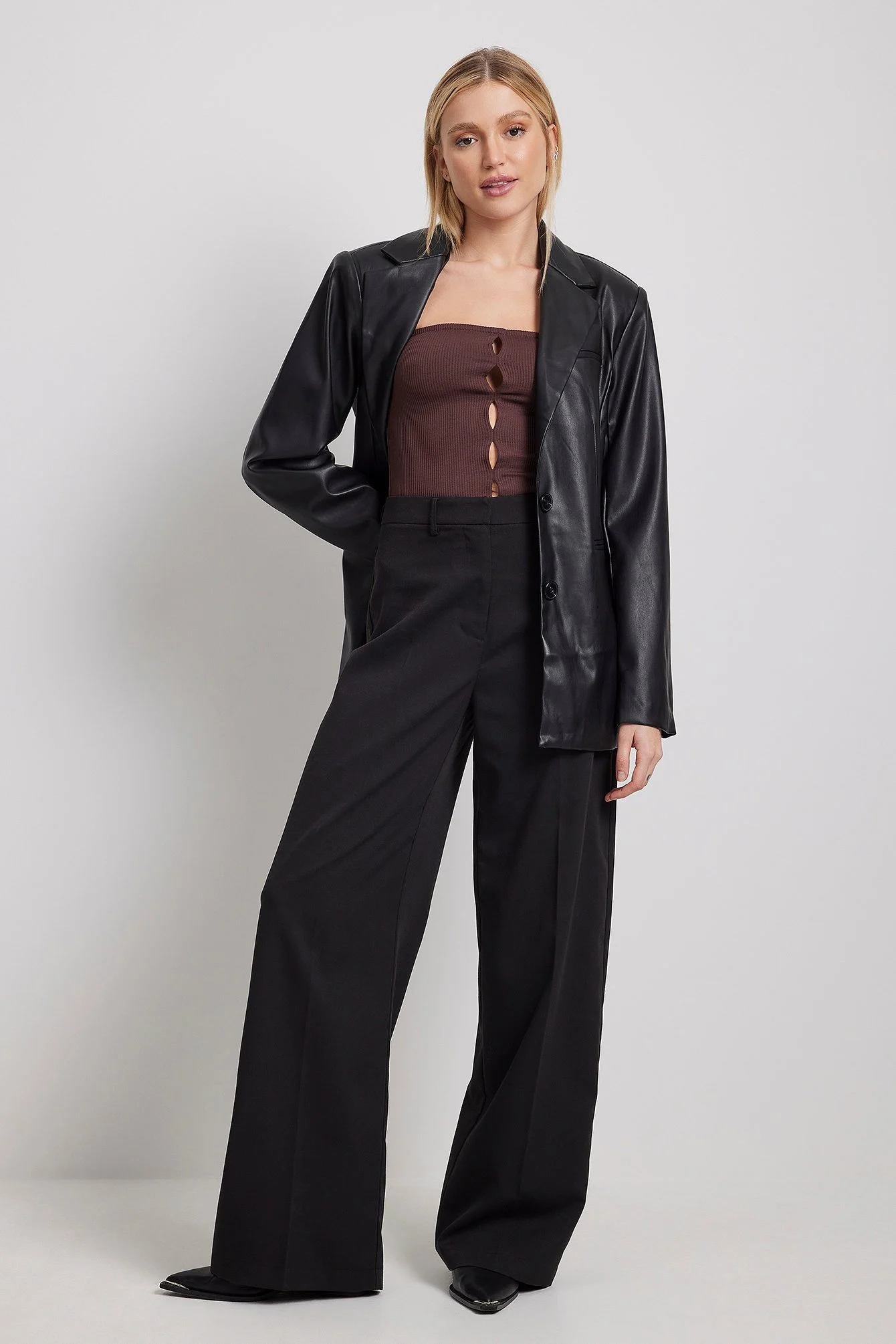 Geripptes Bandeau-Top mit Cut-Out
