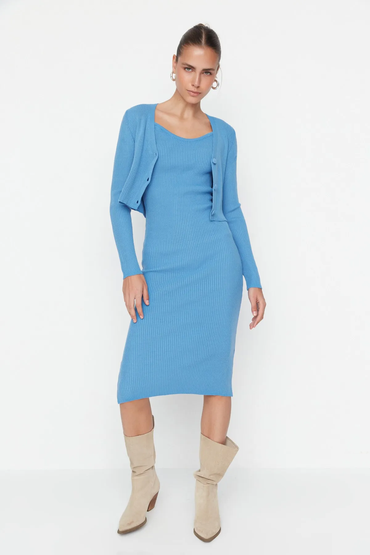 Trendyol Collection  Blau Blau taillierter Midi-Strick-Cardigan-Anzug TWOSS21EL0208 Kleid TWOSS21EL0208