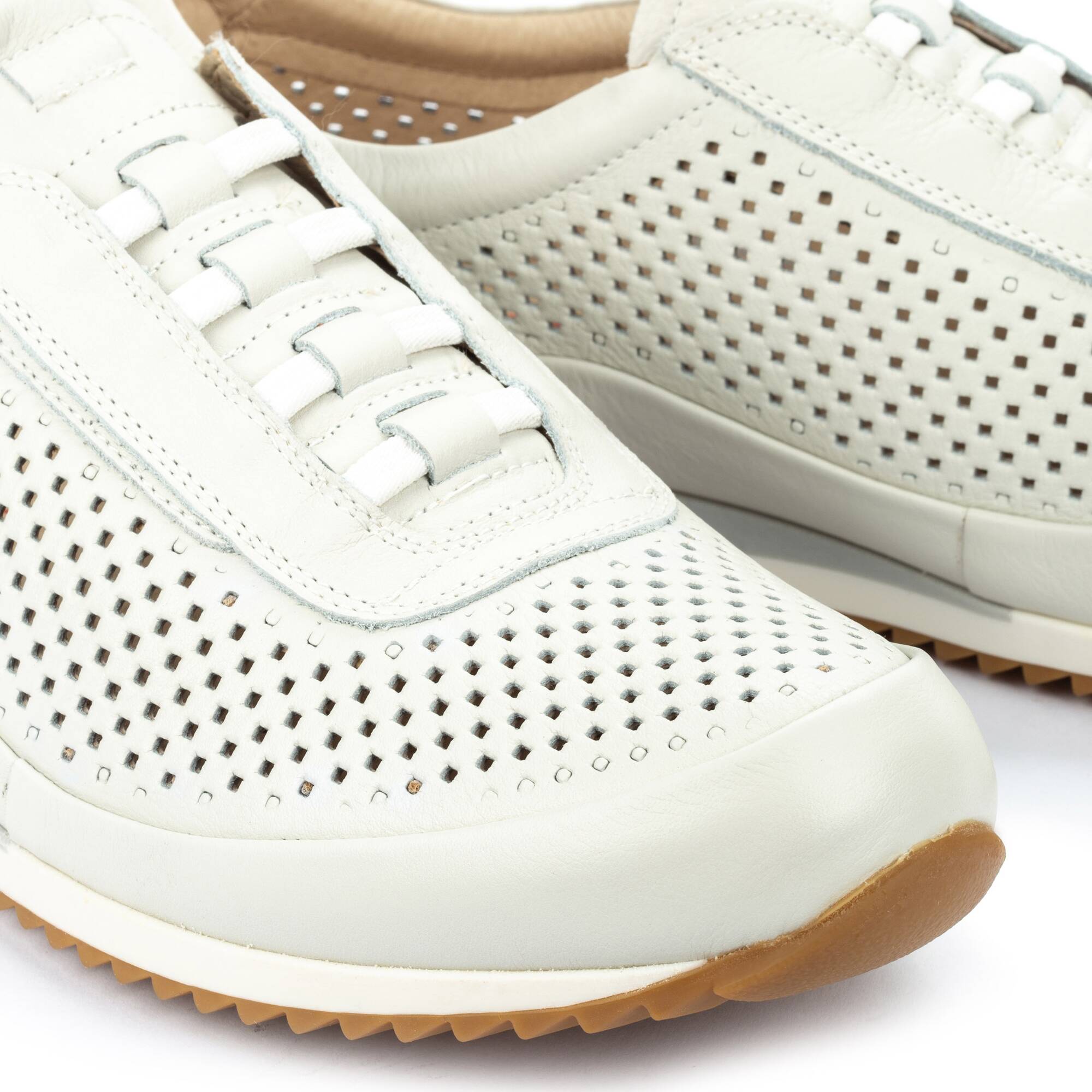 Buty sportowe męskie z gumką - PIANKA