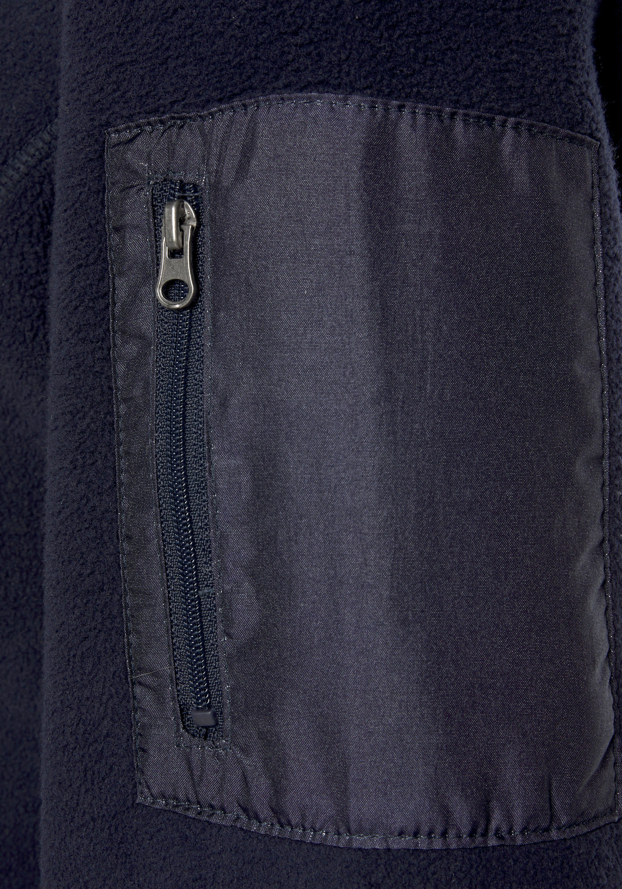 LASCANA Fleecejacke mit seitlichen Taschen, Trekkingjacke