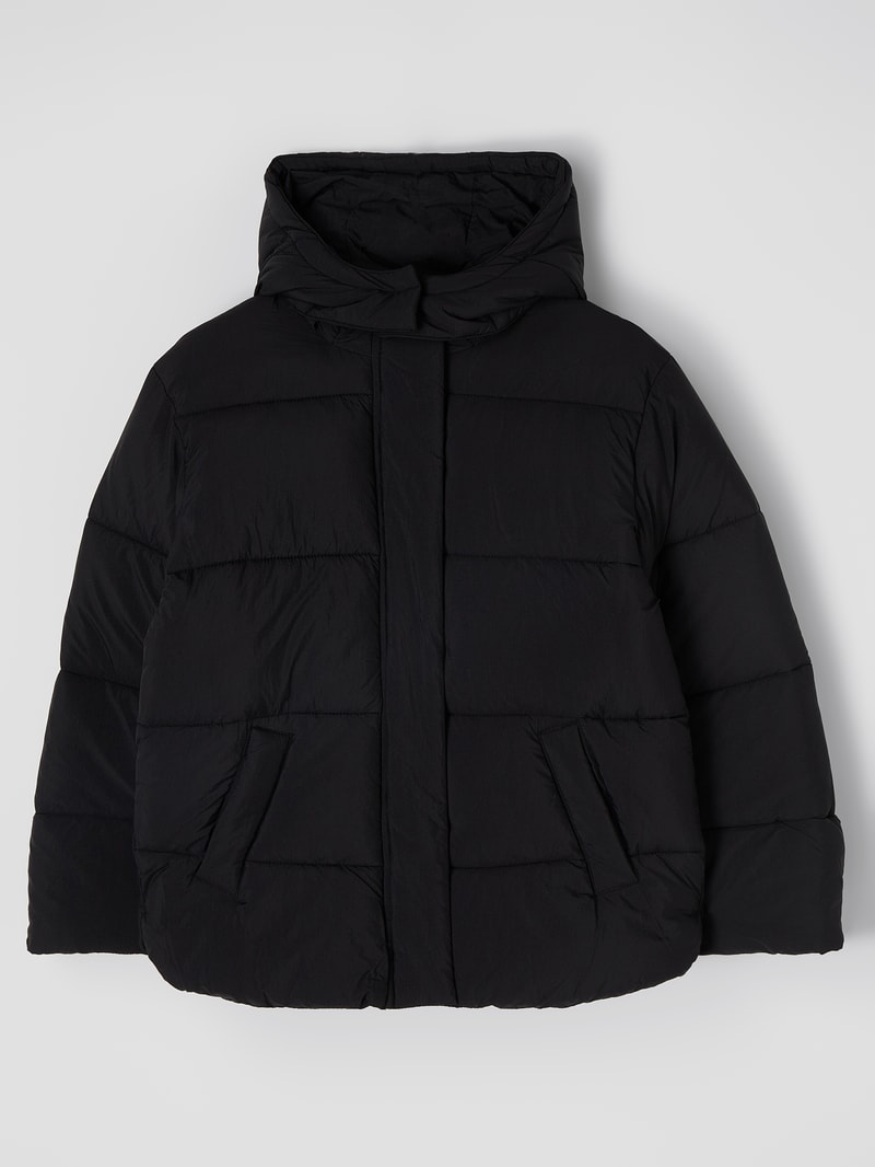 Steppjacke mit abnehmbarer Kapuze in schwarz
