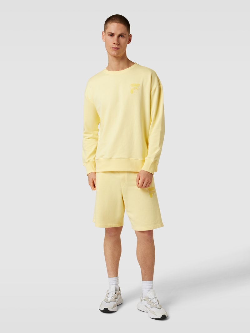 Sweatshorts mit Label-Stitching Modell 'BAIERN' in hellgelb