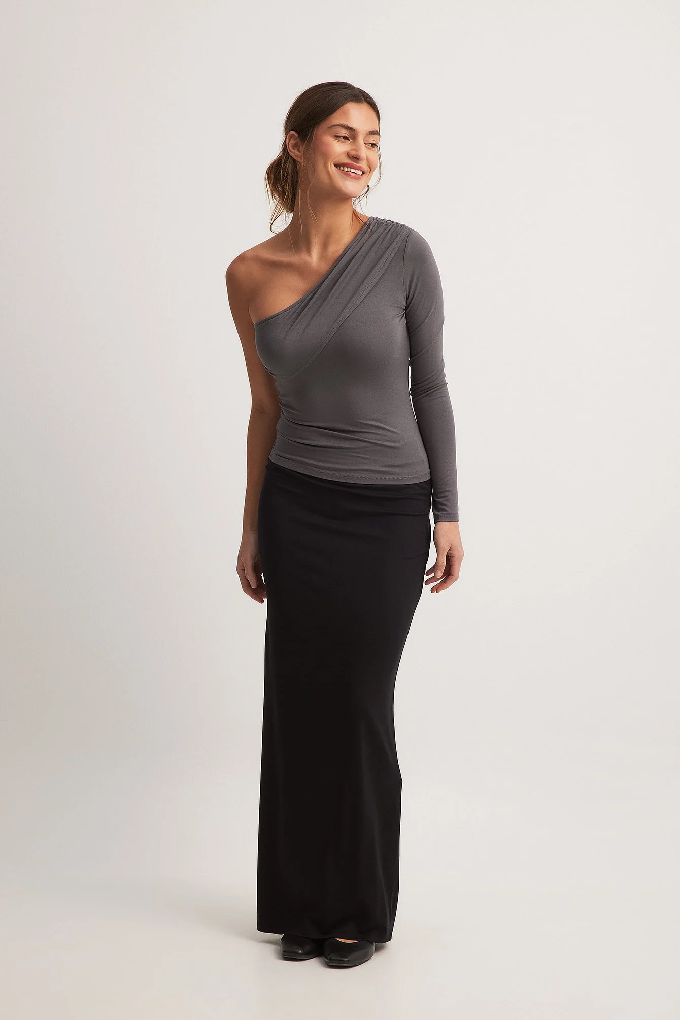 Soft Line Fitted Maxi Skirt