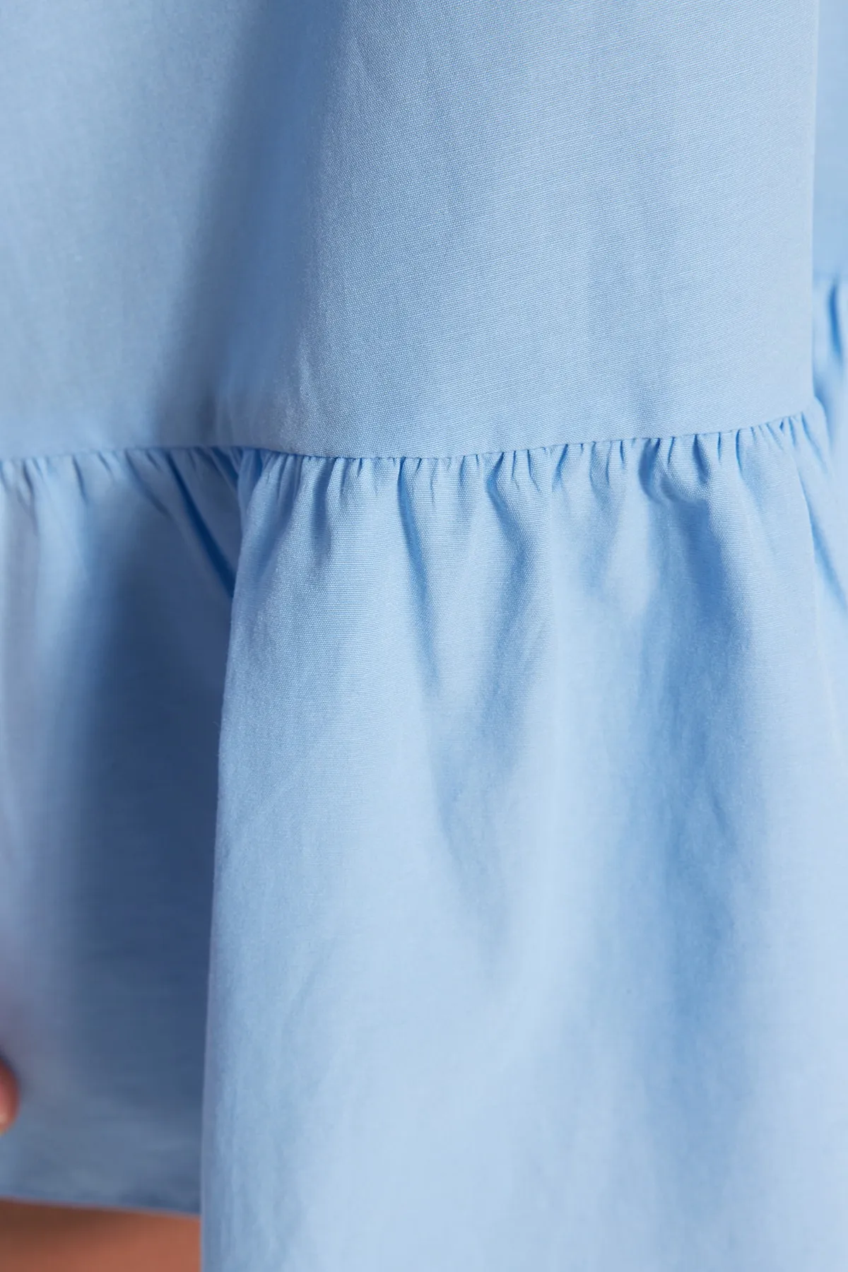 Trendyol Collection  Blaues ärmelloses Mini-Webkleid mit entspannter Passform TWOSS22EL00139