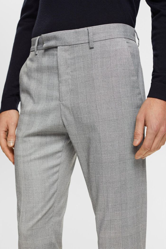 Hosen mit Karodessin