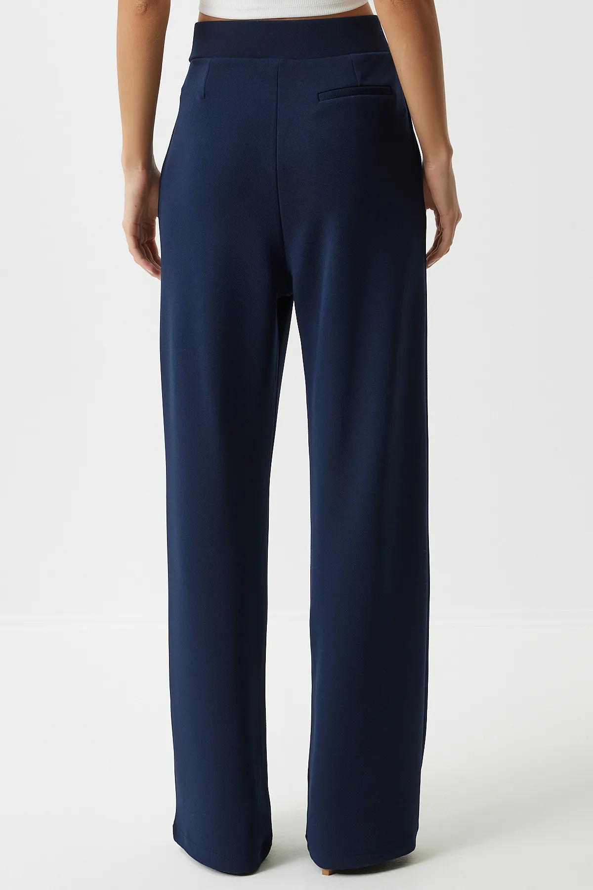 Happiness İstanbul  Bequeme gewebte Damenhose in Marineblau mit Klettverschluss an der Taille RV00150