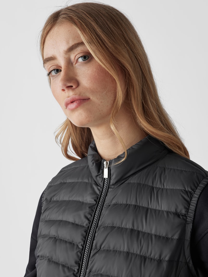 Daunenweste in Stepp-Optik in schwarz