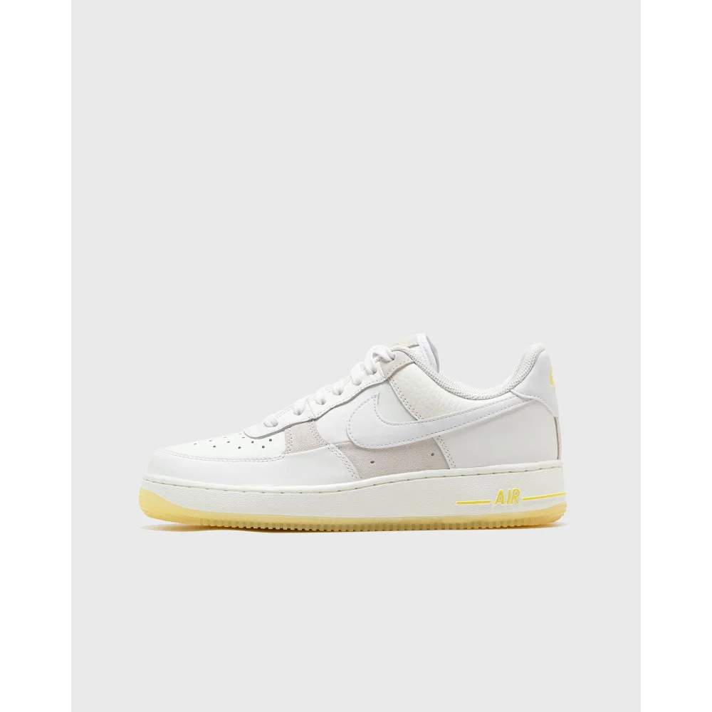 Nike WMNS Air Force 1 07 Low FQ0709-100 / weiss
