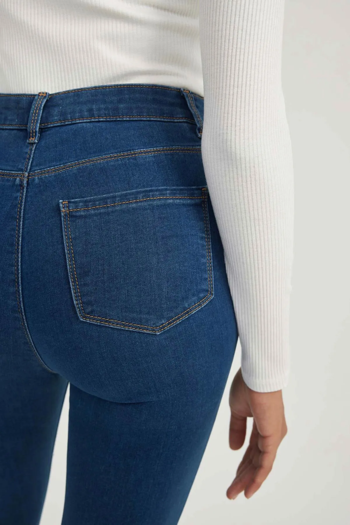DeFacto  Jegging Jeanshose mit hoher Taille und Knöchellänge und schmalem Bein B7498ax24sp