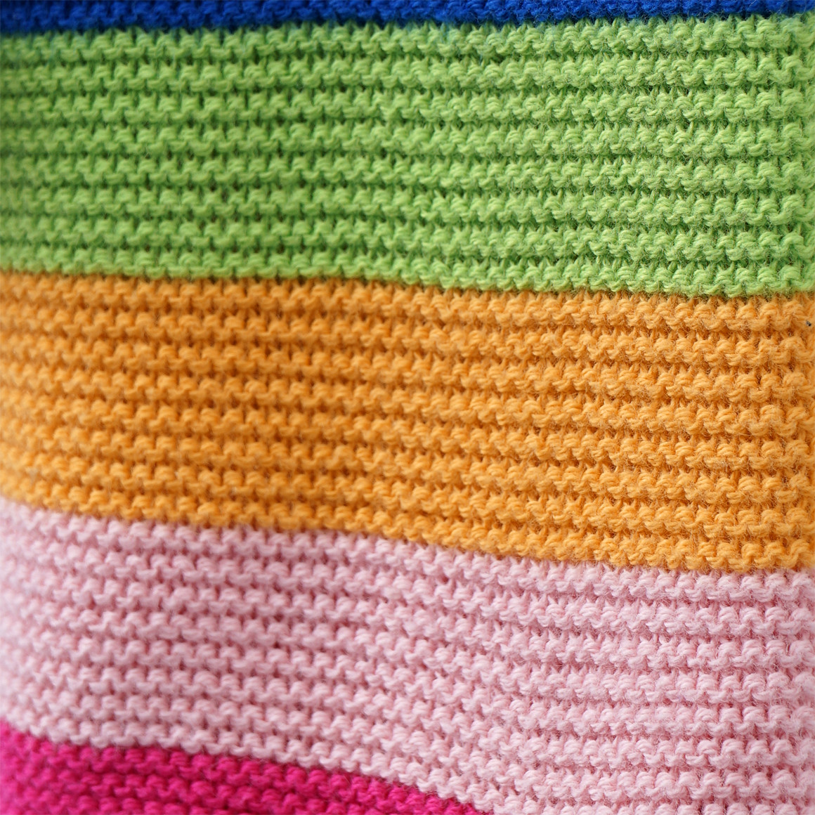 Mädchen Strickjacke mit bunten Ärmelbündchen