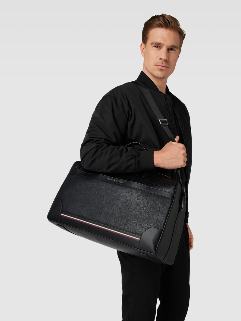 Weekender mit Label-Detail Modell 'CENTRAL' in schwarz