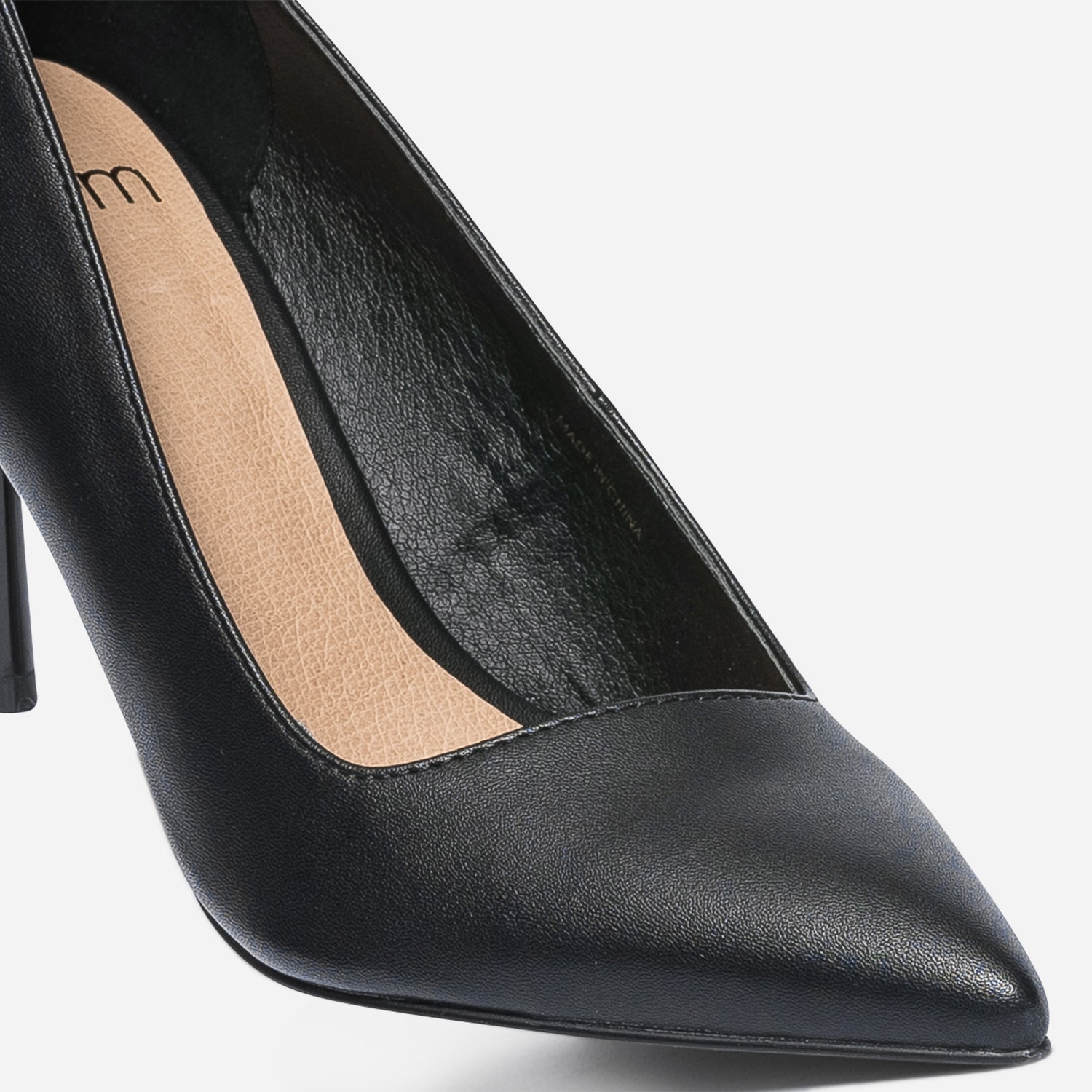Escarpin TEXTO noir avec découpe biais