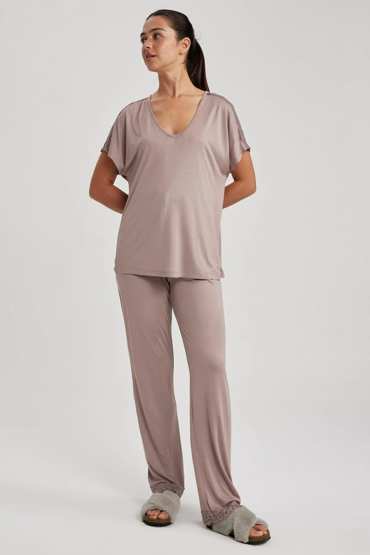 DeFacto  „Fall In Love“-Pyjama-Set mit normaler Passform und kurzen Ärmeln