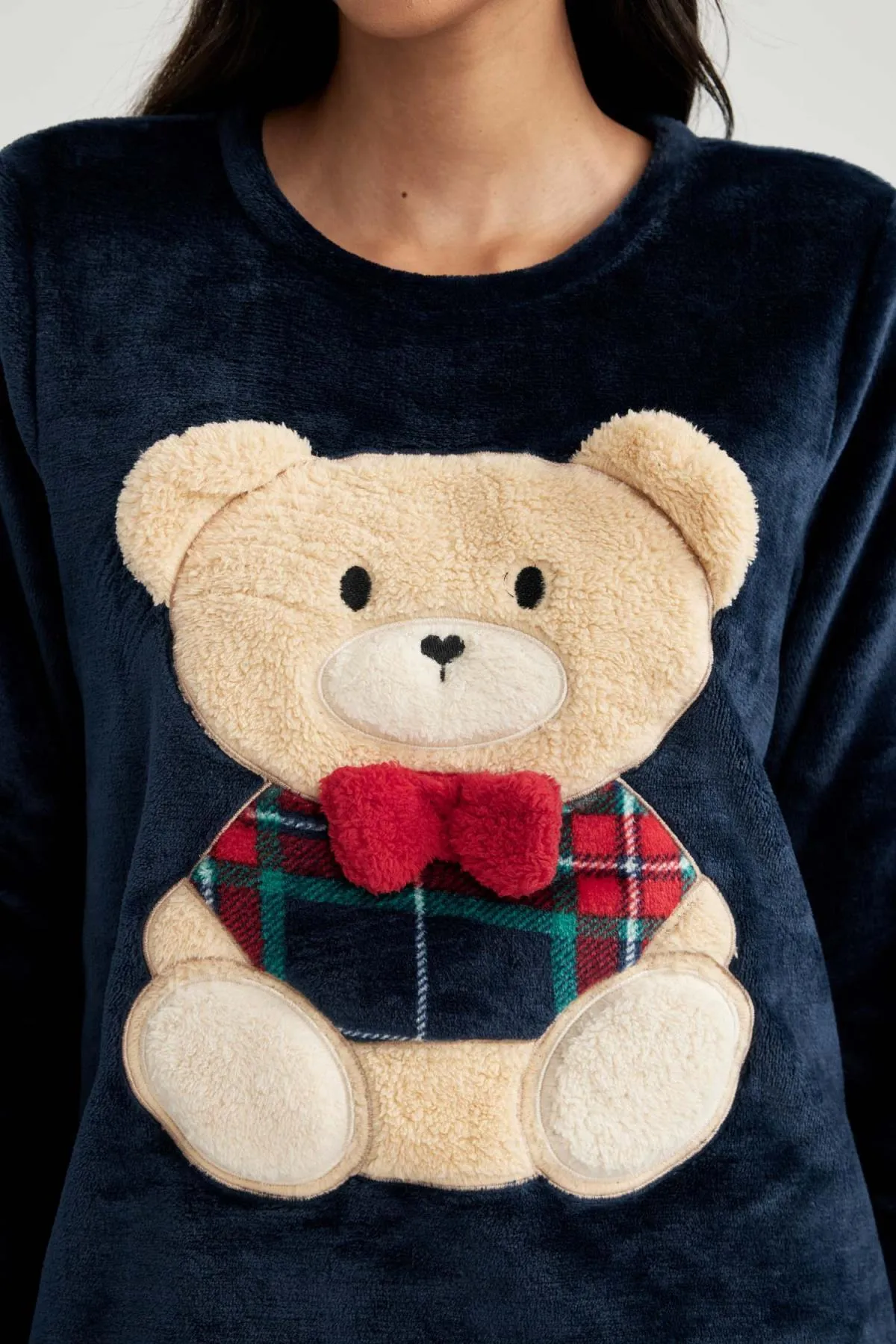 DeFacto  Verlieben Sie sich in ein langärmliges Teddybär-Polar-Pyjama-Set mit regulärer Passform