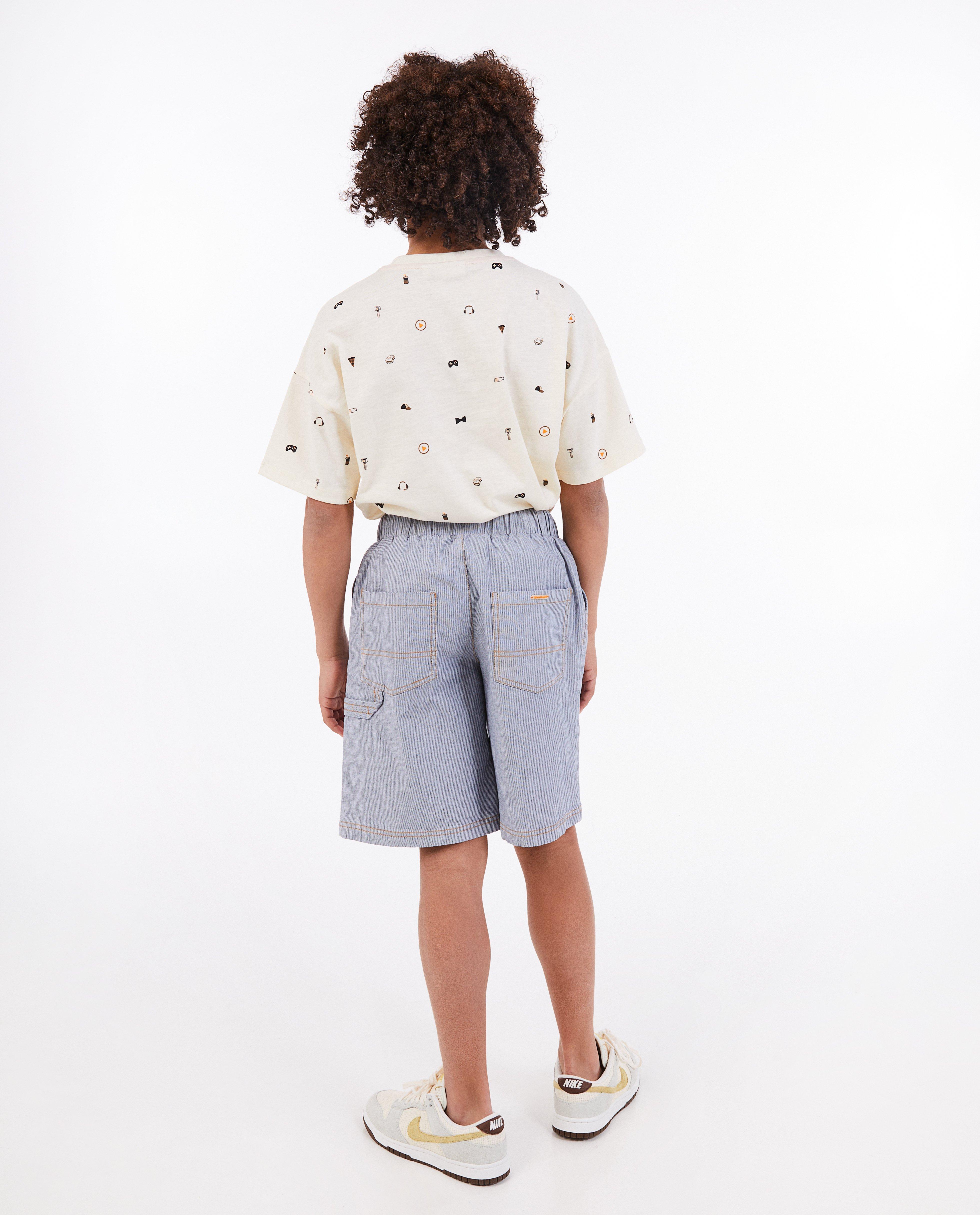 Pantaloni scurți albaștri Dylan Haegens cu cusături decorative albastru deschis
