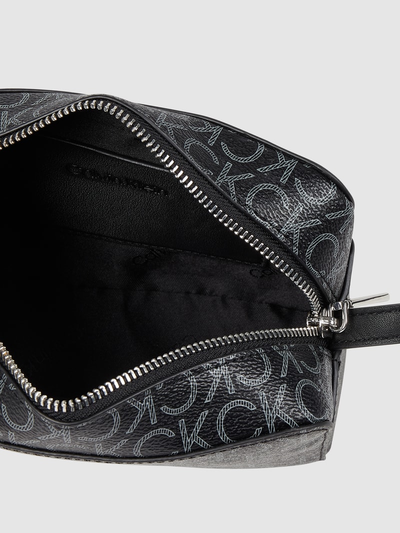 Crossbody Bag mit Logo-Muster in schwarz